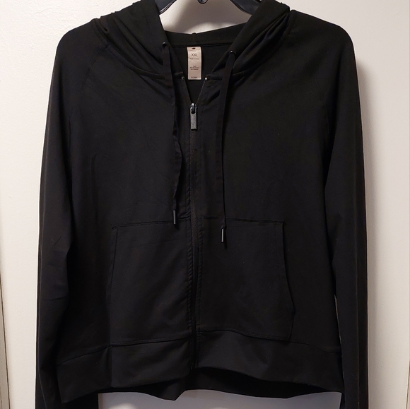 YOGALICIOUS LUX Cropped Black Zip Up Athletic Hoodie - Picture 7 of 7
